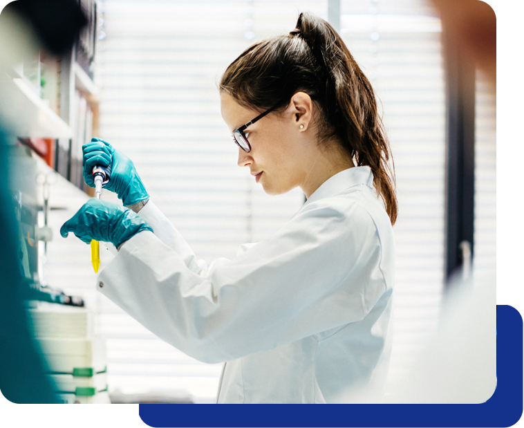 Women scientist working in a lab